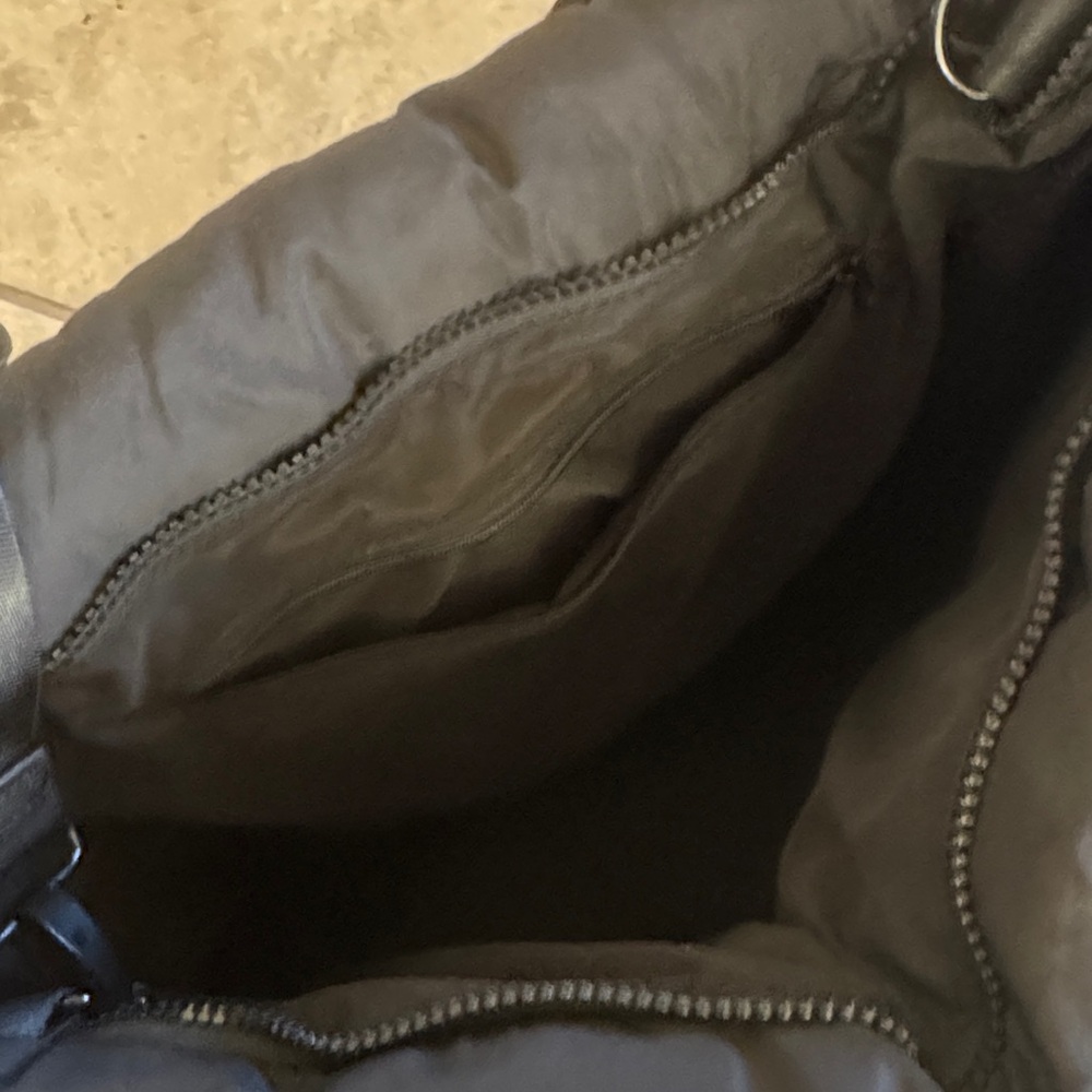 Wilo Black Puffer Tote Bag with Pouch - Picture 5 of 9